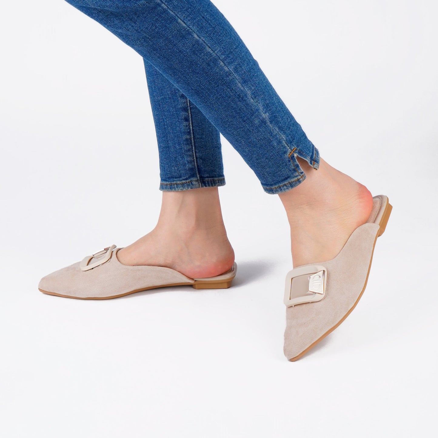 MULES FEM YZ 010